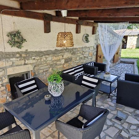 Holiday House Vuki Nedescina Luaran gambar