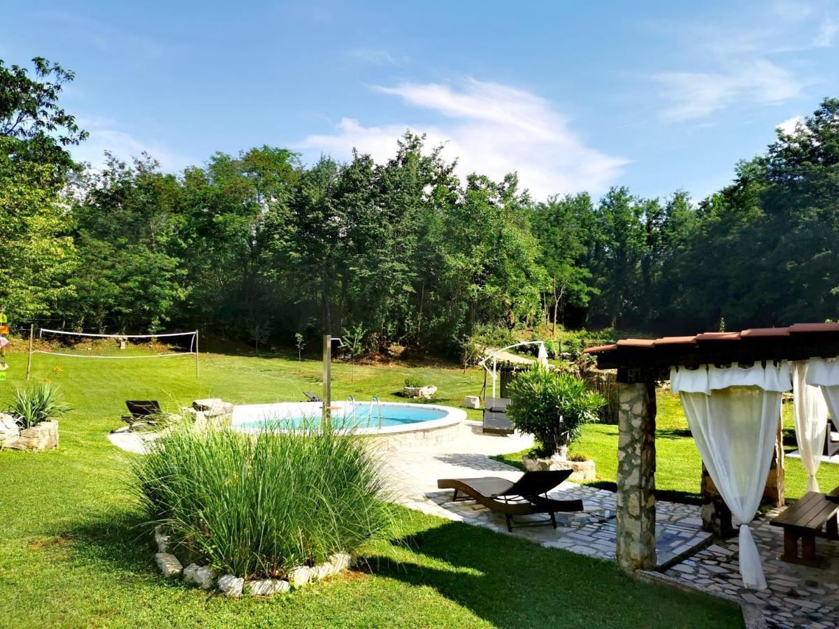 Holiday House Vuki Nedescina Luaran gambar