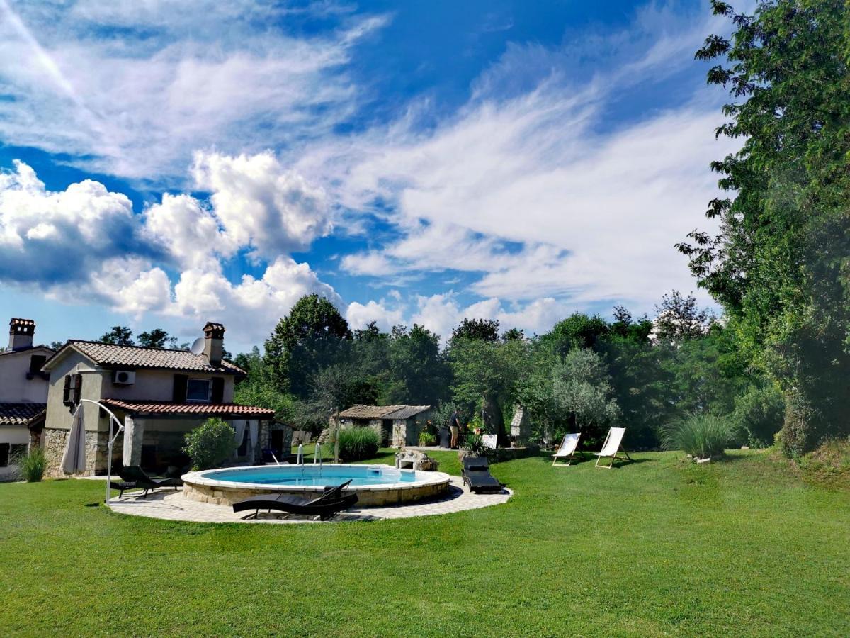 Holiday House Vuki Nedescina Luaran gambar