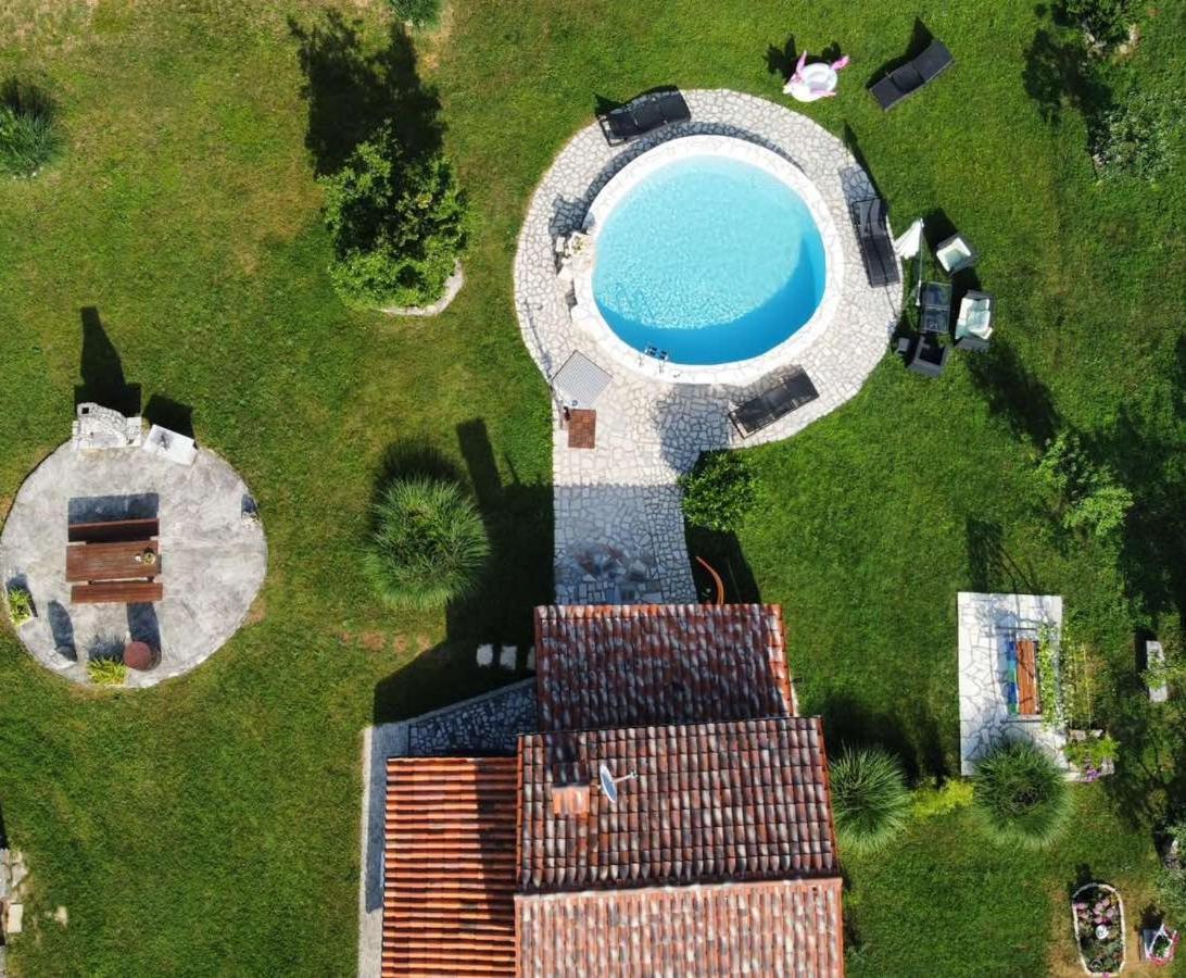 Holiday House Vuki Nedescina Luaran gambar