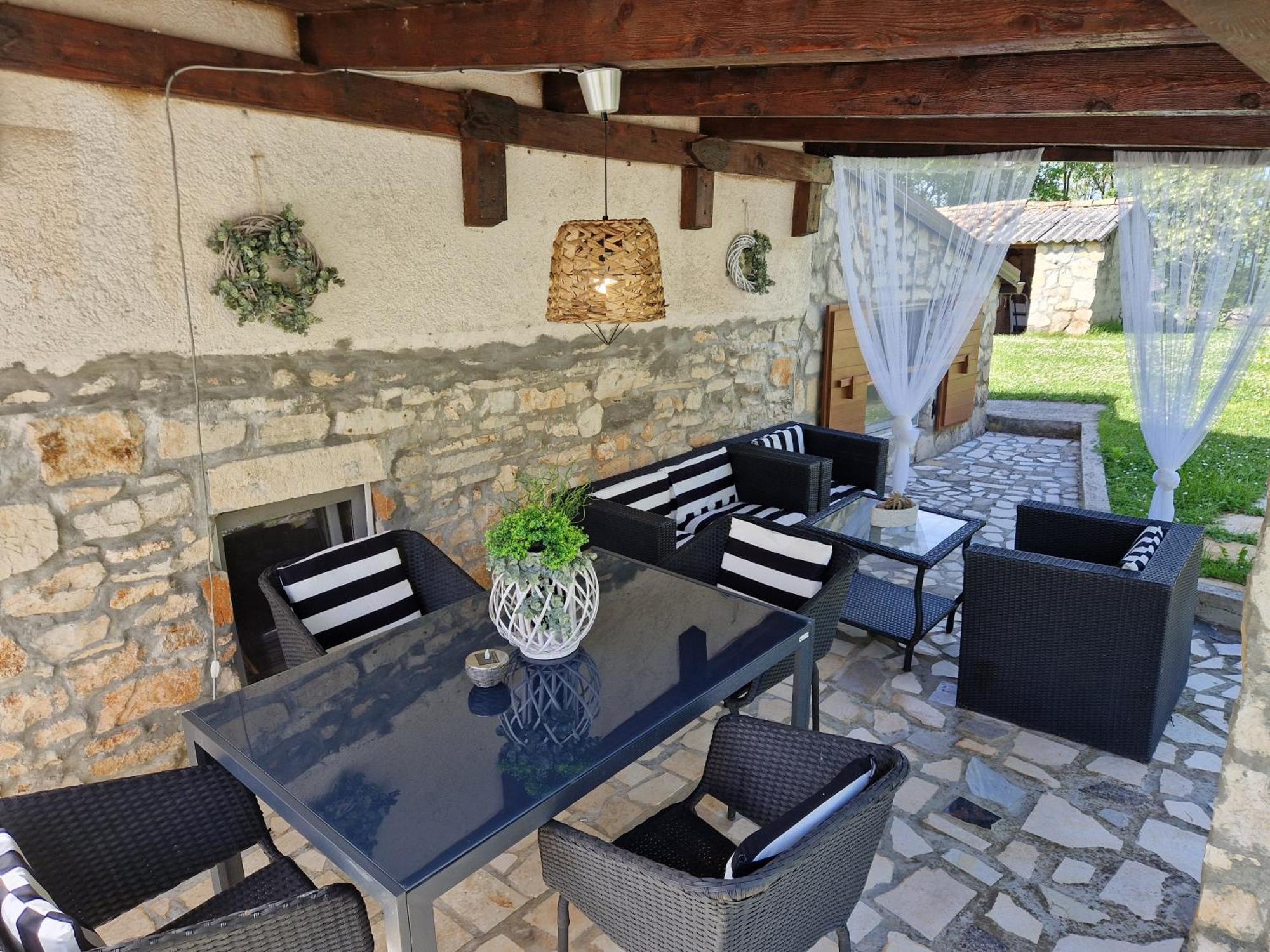 Holiday House Vuki Nedescina Luaran gambar